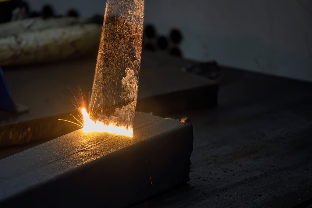 high technology dust removal the steel square pipe cleaning process by laser. high technology dust removal the steel square pipe cleaning process by laser.